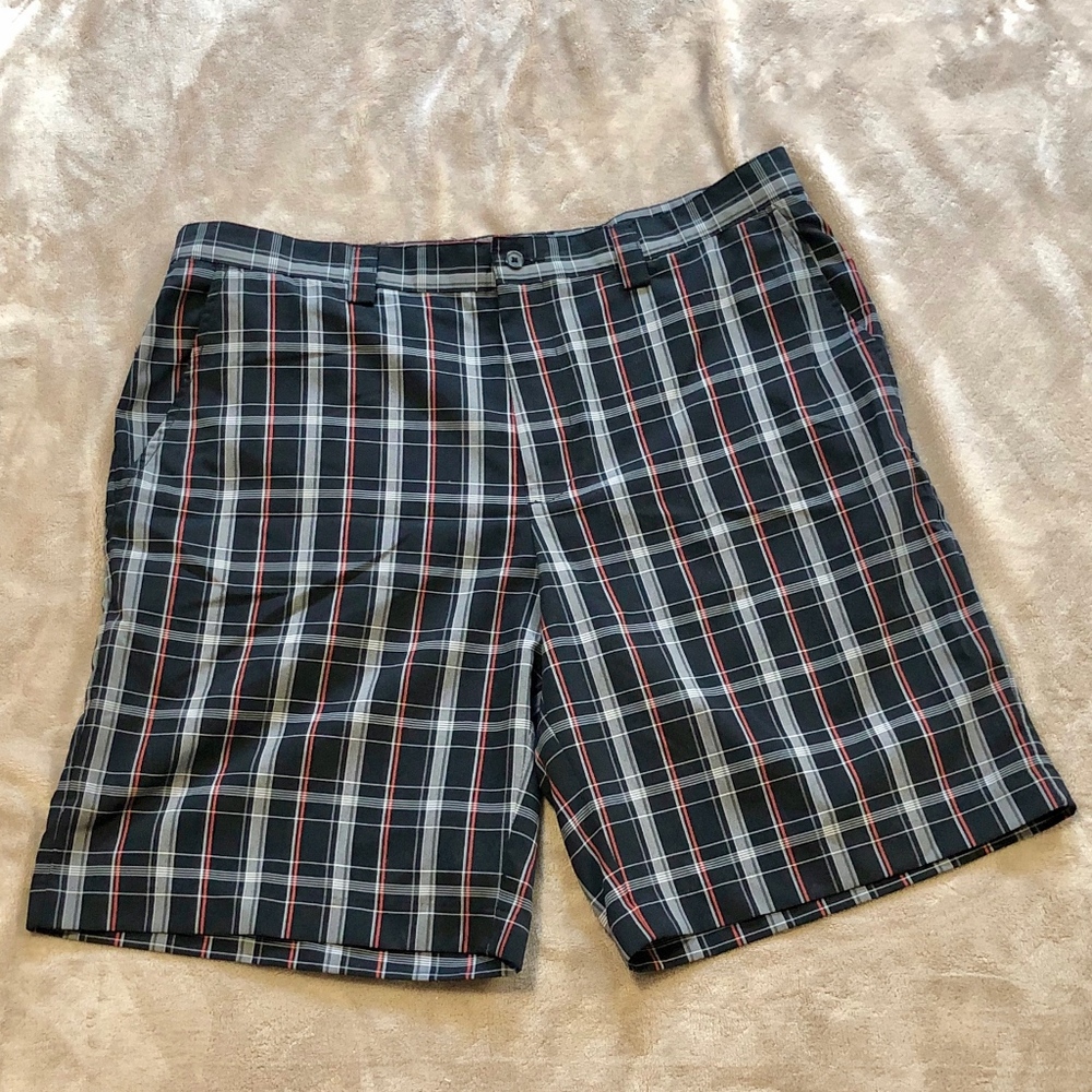 IZOD🏌🏼‍♂️ Golf 🏌🏼‍♂️Shorts